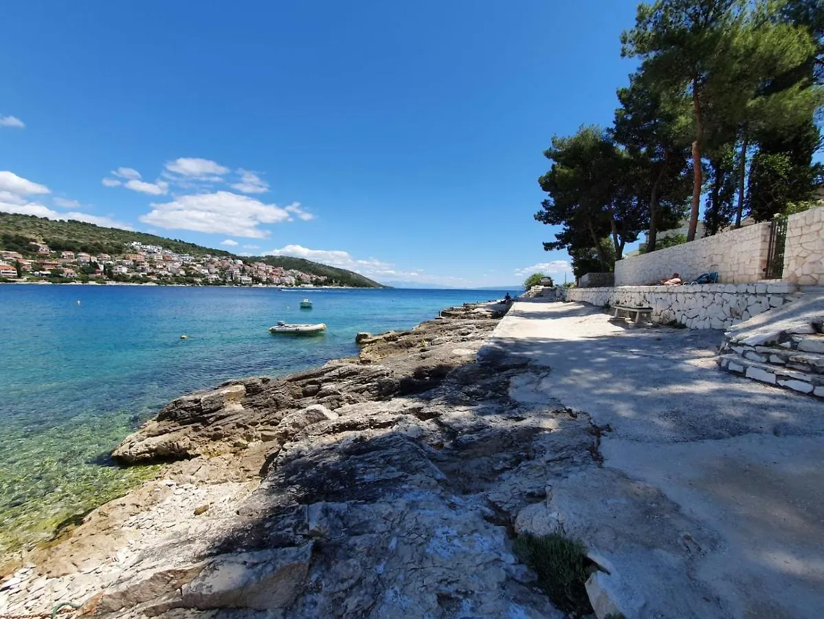 Poolside 2 Bedroom Ap. Mare Trogir Apartment
