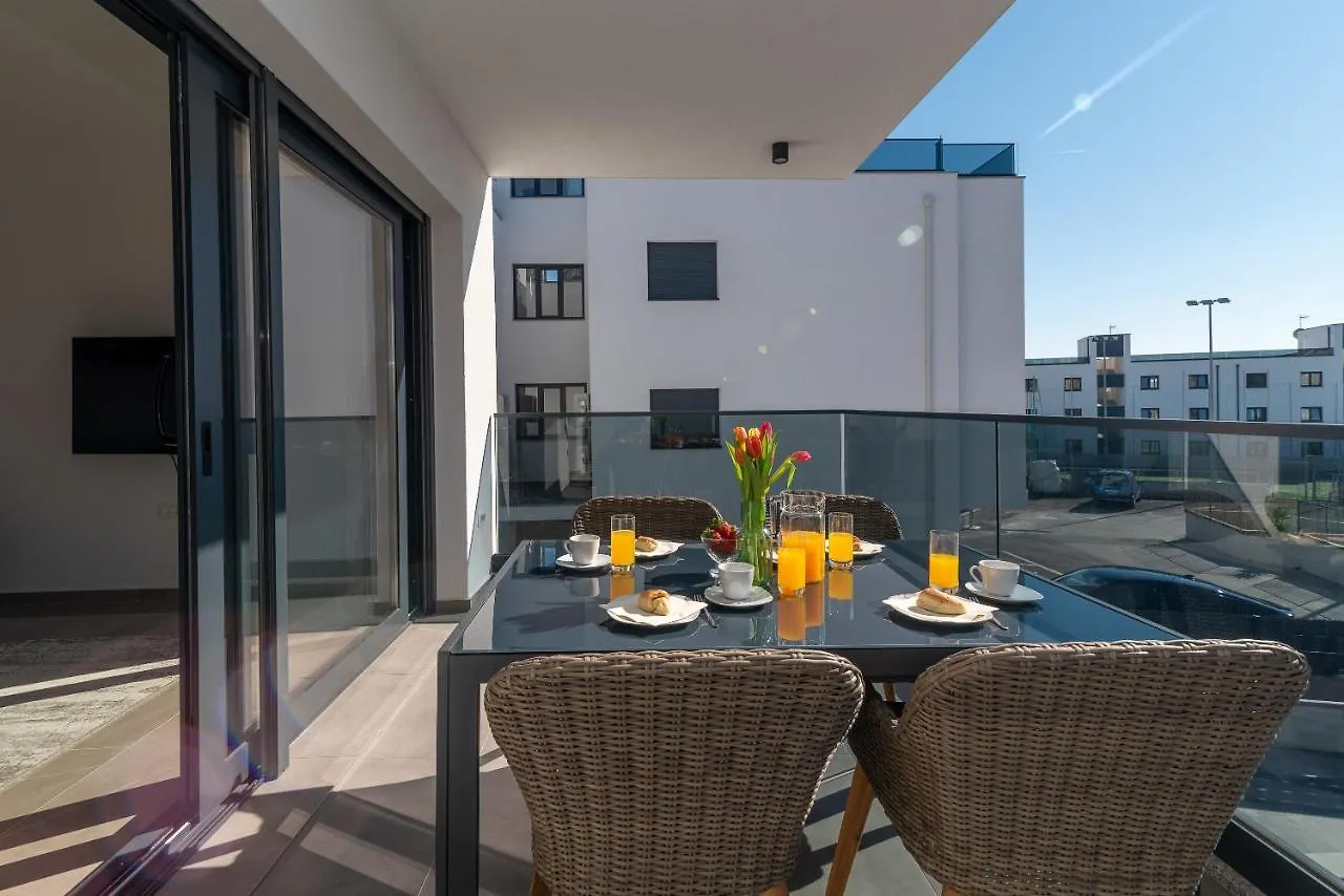 Poolside 2 Bedroom Ap. Mare Trogir Croatia
